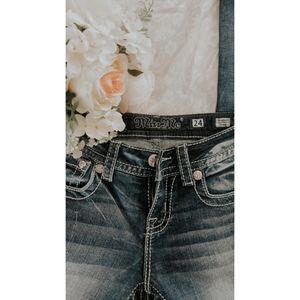 L I K E  N E W!  Miss me jeans.